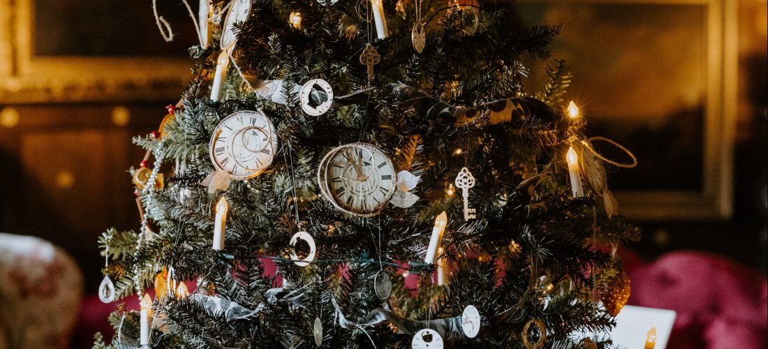 Christmas tree with clocks - Annie Spratt